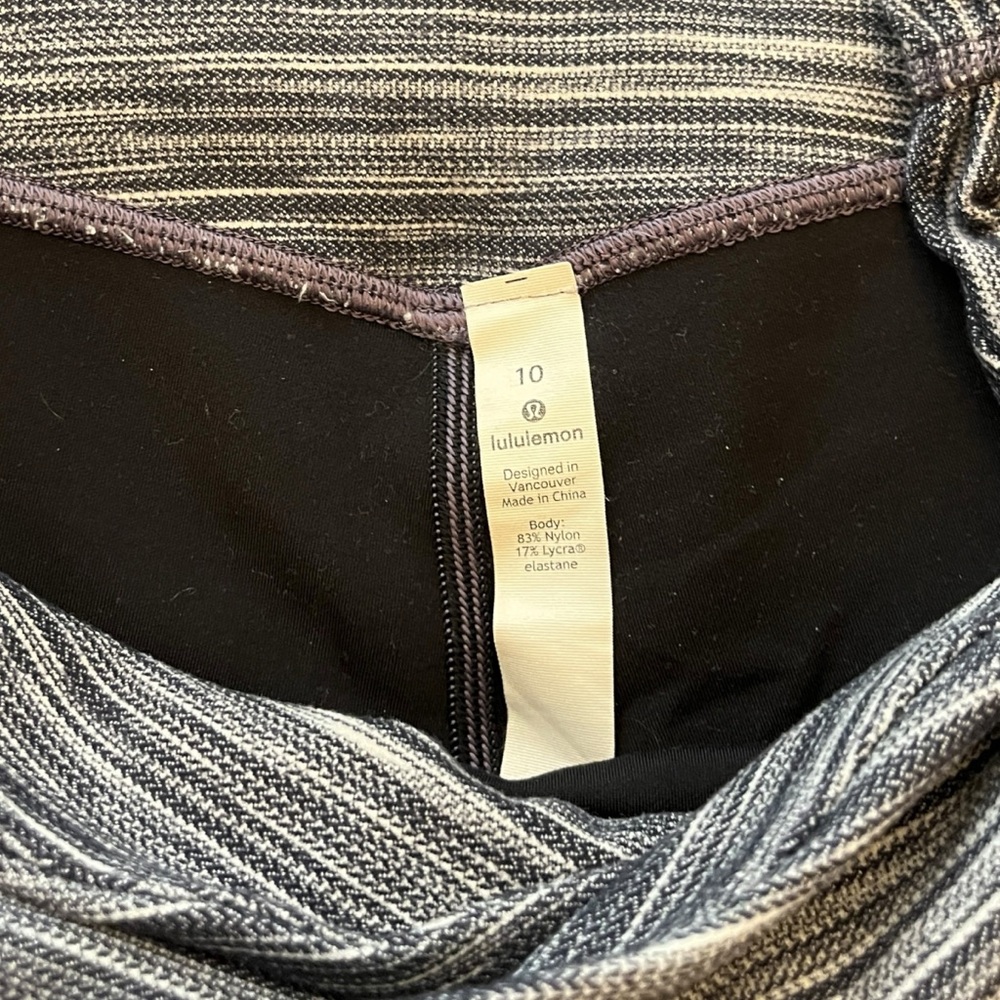 lululemon Align Crop 21” Cross Waist Mini Space Dye Herringbone Heathered Black - Picture 6 of 6